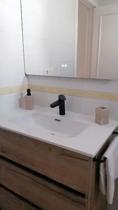 Views, Family & Private Parking In Alto Albayzin Apartment Granada
